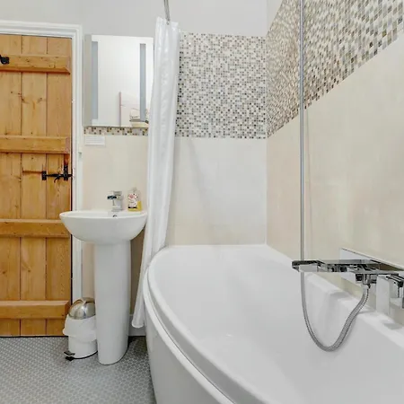 2 Bed In Skelwith Bridge Oc-Lr128